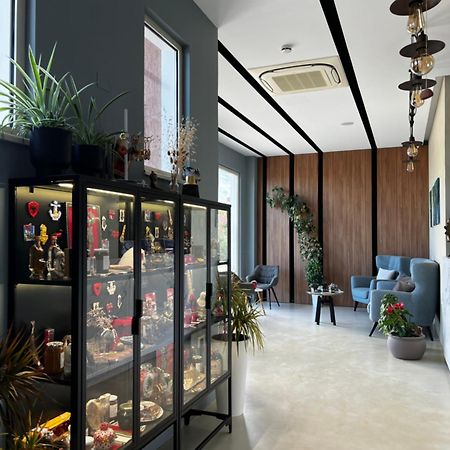 Bel Ami Suita Hotel Орикум Екстериор снимка