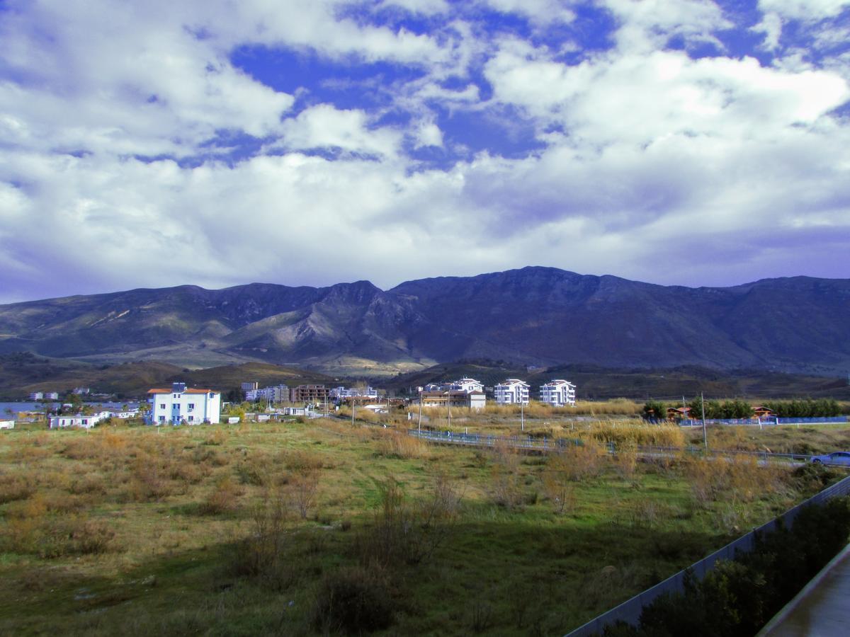 Bel Ami Suita Hotel Орикум Екстериор снимка