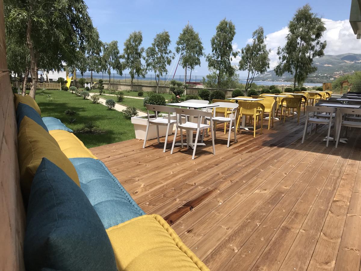 Bel Ami Suita Hotel Орикум Екстериор снимка