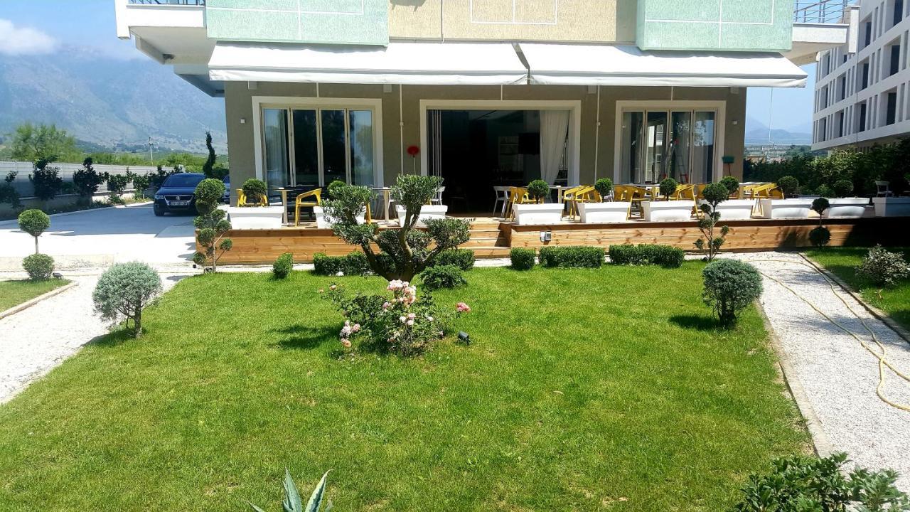 Bel Ami Suita Hotel Орикум Екстериор снимка