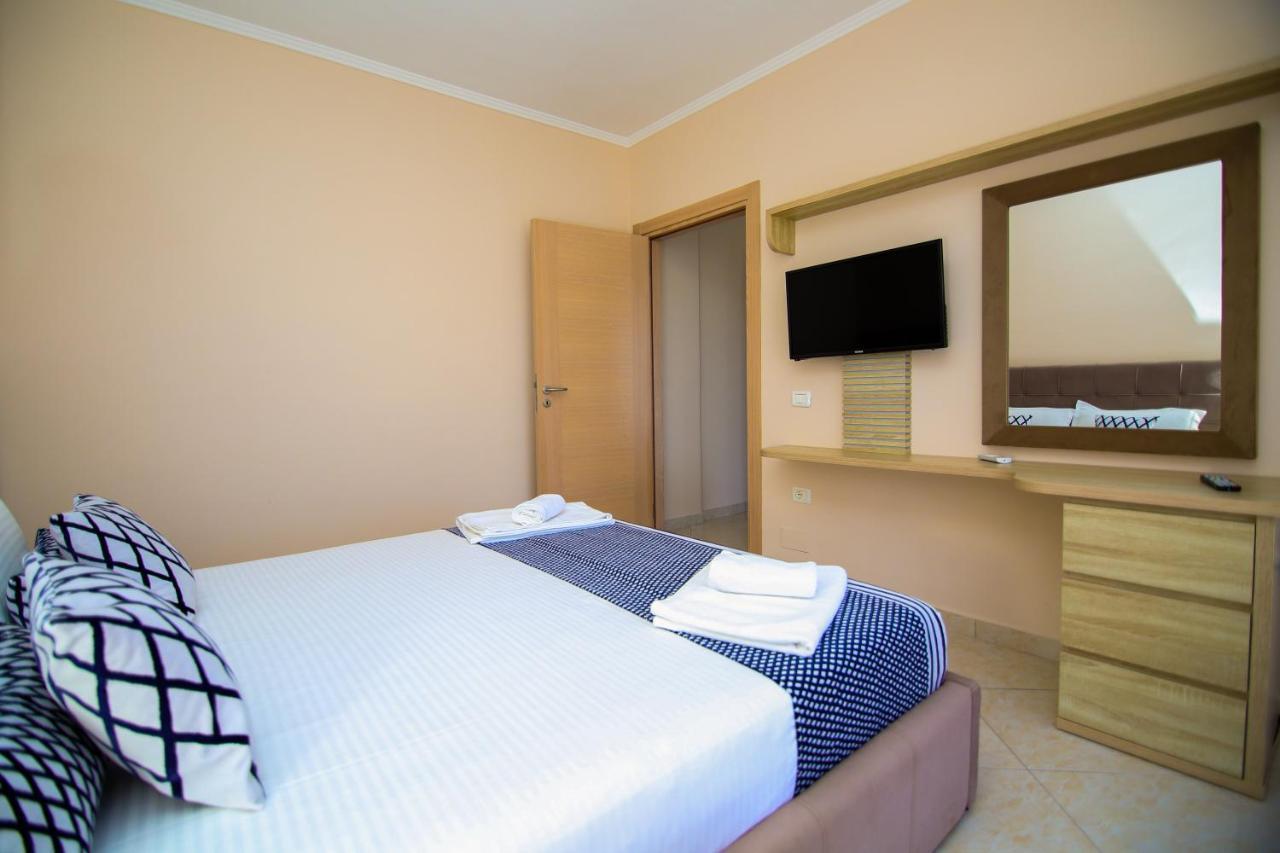Bel Ami Suita Hotel Орикум Екстериор снимка